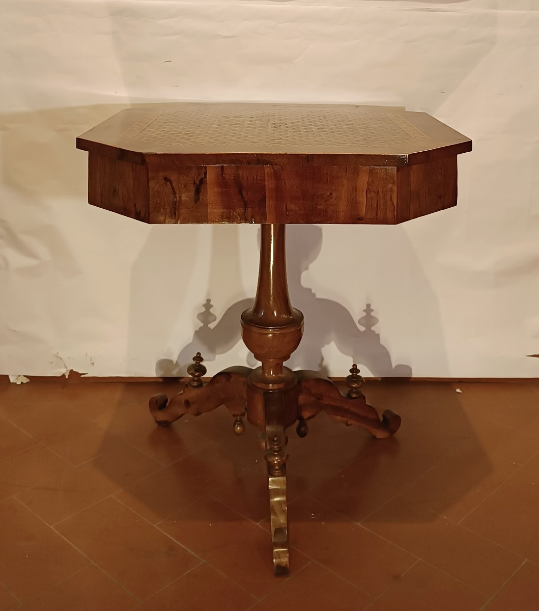 TABLE BASSE OCTOGONALE AVEC INCRUSTATIONS GÉOMÉTRIQUES MILIEU DU 19ème SIÈCLE