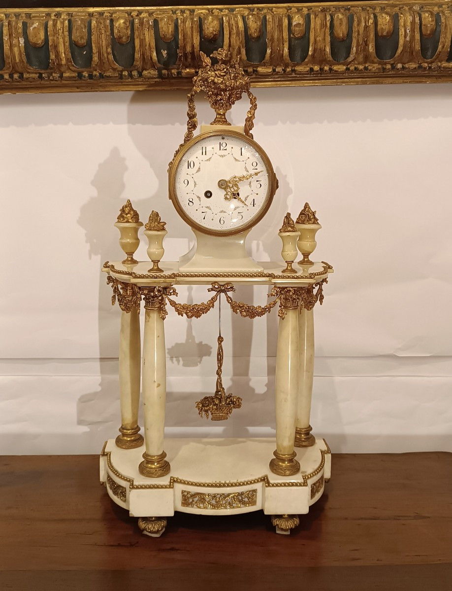 Mid-19th Century Napoleon III Marble And Gilt-bronze Clock