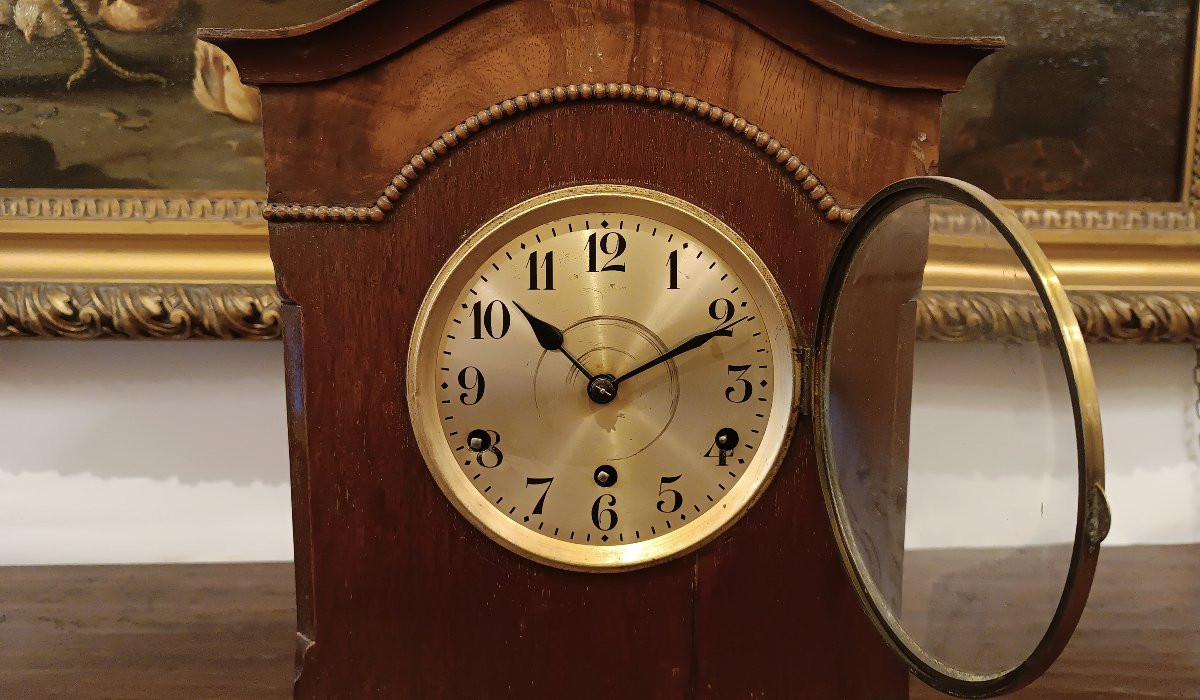 PENDULE WESTMINSTER DANS UN BOÎTIER EN ACAJOU SECONDE MOITIÉ DU 19ème SIÈCLE-photo-3