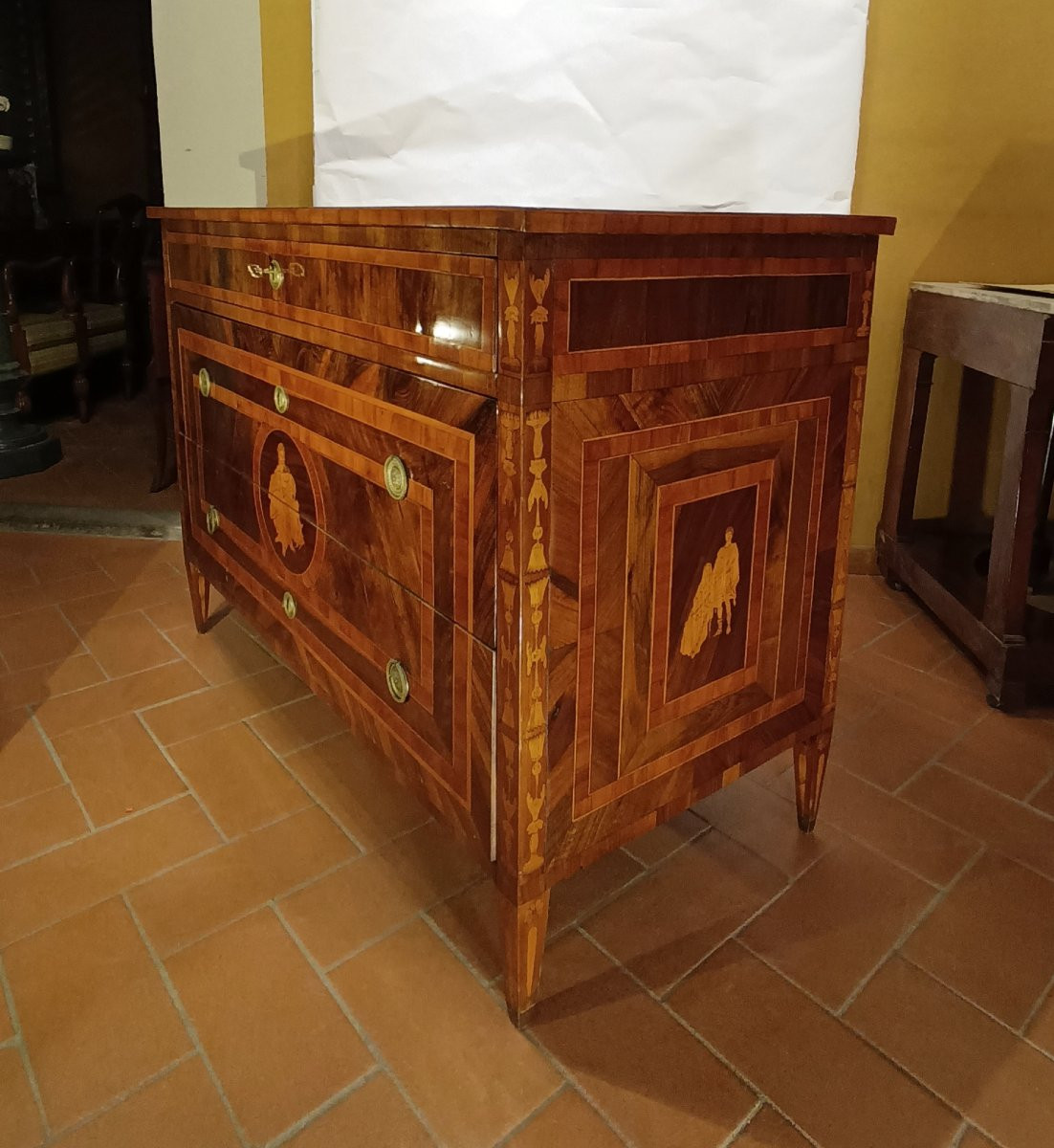 COMMODE NÉOCLASSIQUE EN PLACAGE ET MARQUETERIE FIN DU 18ème SIÈCLE-photo-5