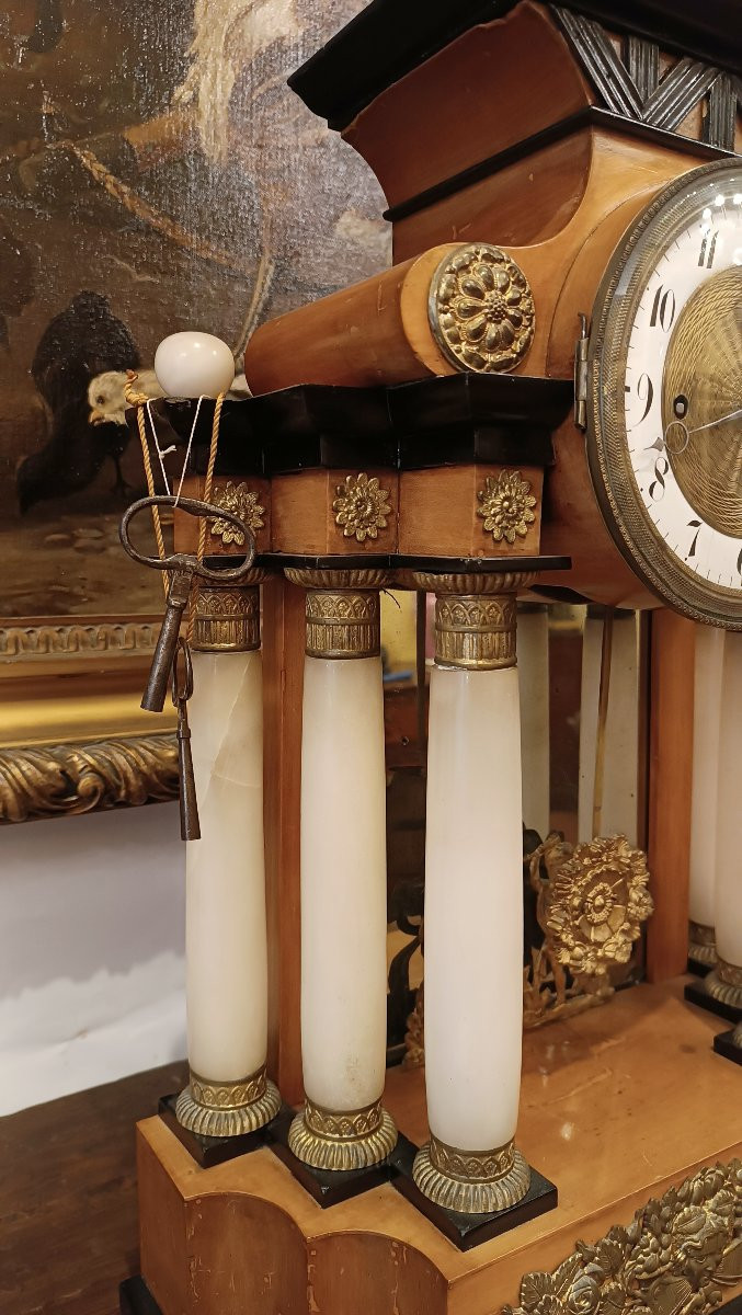 Early 19th Century Viennese "temple" Clock-photo-2