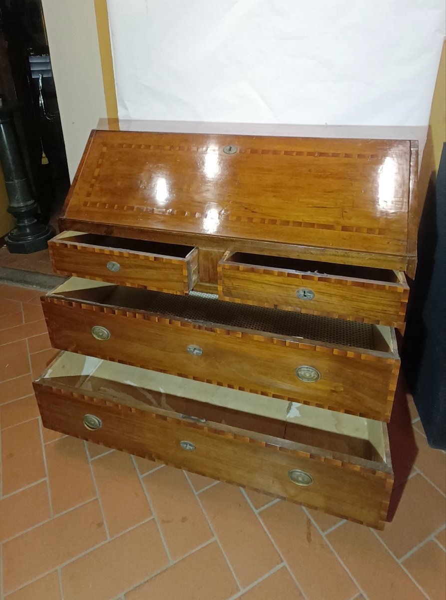 Late 18th Century Louis XVI Blond Walnut Drop-off Table With Inlays-photo-1