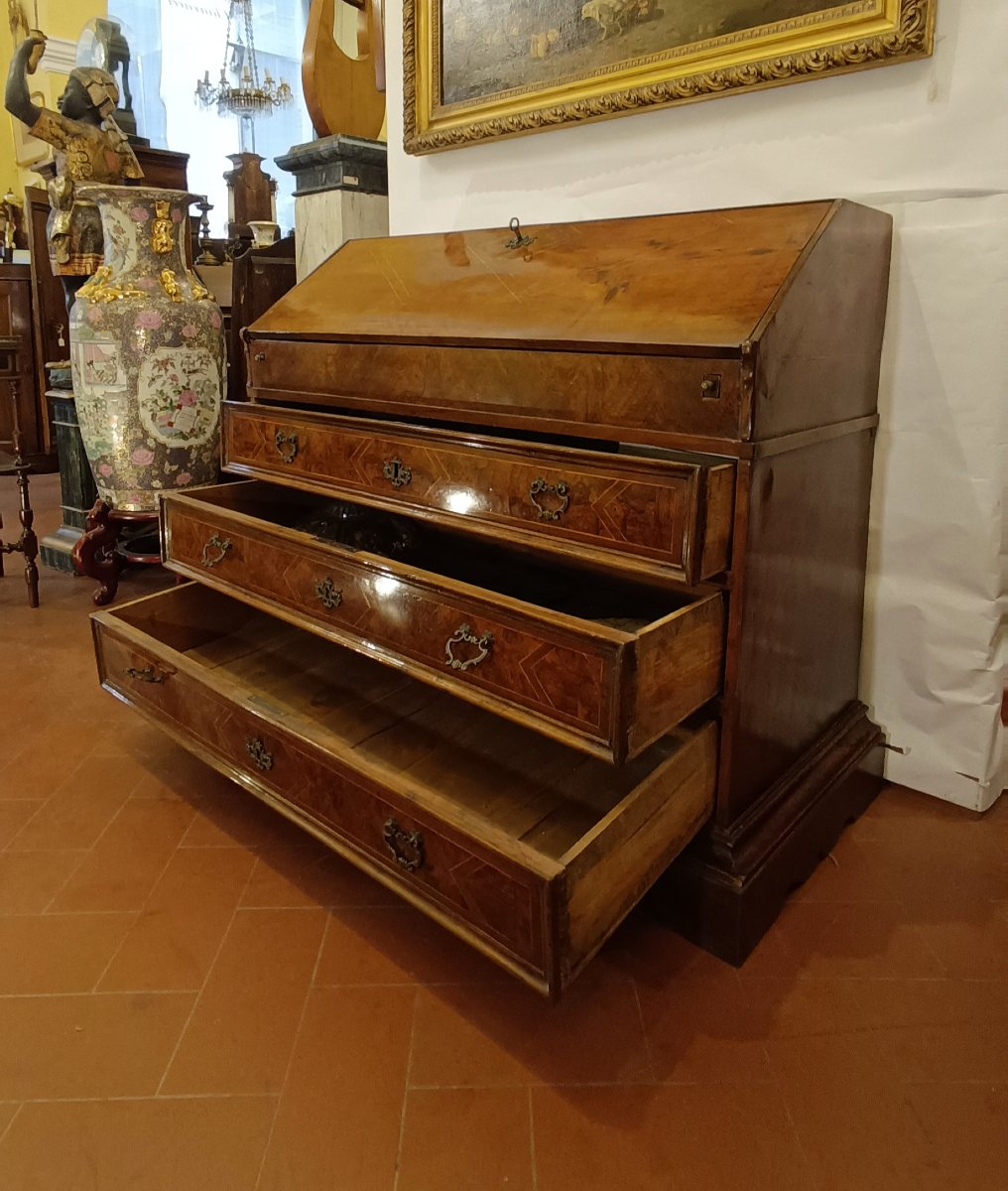 COMMODE À ABATTANT EN NOYER MARQUETÉ FIN 17ème SIÈCLE-photo-1