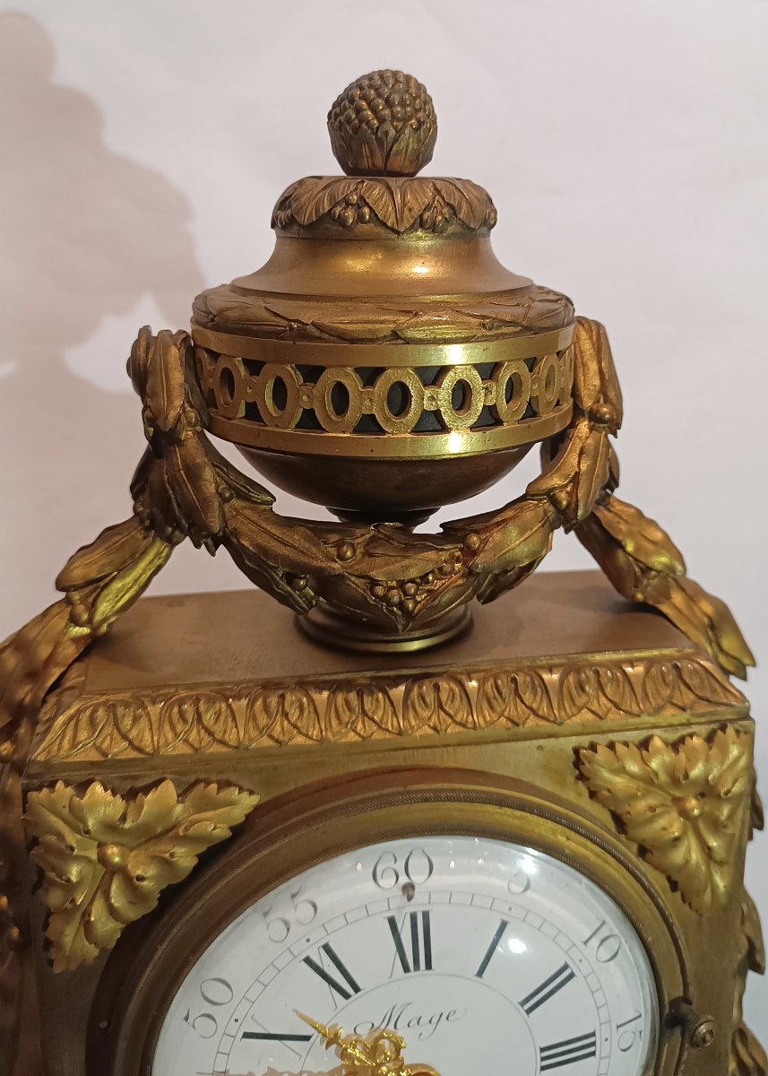 PENDULE EN BRONZE SUR SOCLE EN MARBRE DE BARDIGLIO PREMIÈRE MOITIÉ DU 19ème SIÈCLE-photo-4