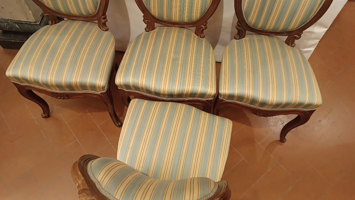 QUATRE CHAISES EN NOYER DE STYLE LOUIS-PHILIPPE MILIEU DU 19ème SIÈCLE-photo-4