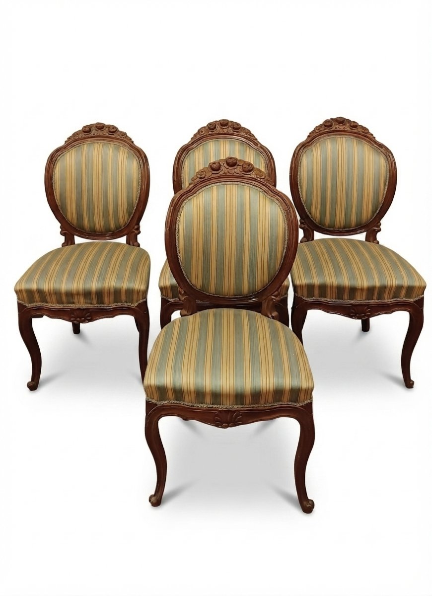 QUATRE CHAISES EN NOYER DE STYLE LOUIS-PHILIPPE MILIEU DU 19ème SIÈCLE
