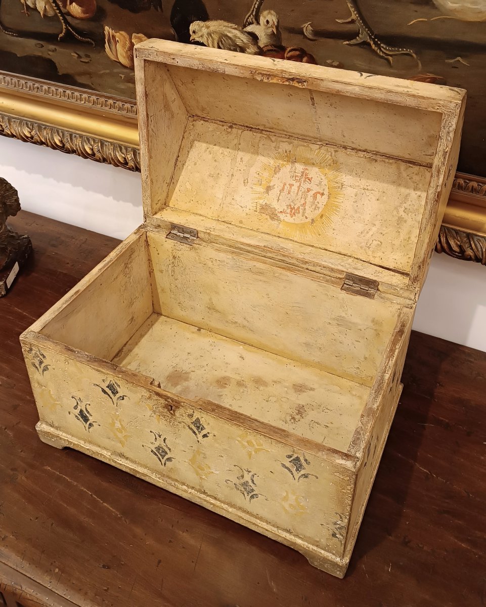 17th Century Small Painted Chest-photo-2