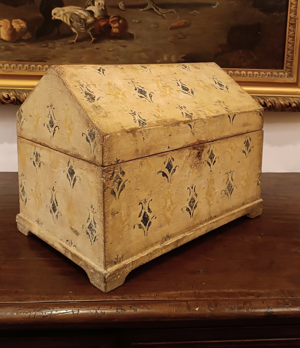 17th Century Small Painted Chest-photo-4