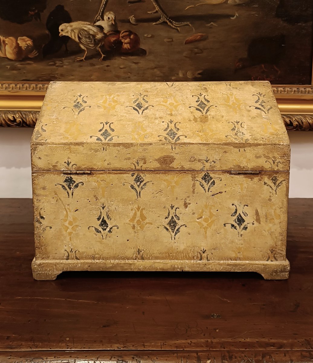 17th Century Small Painted Chest-photo-1