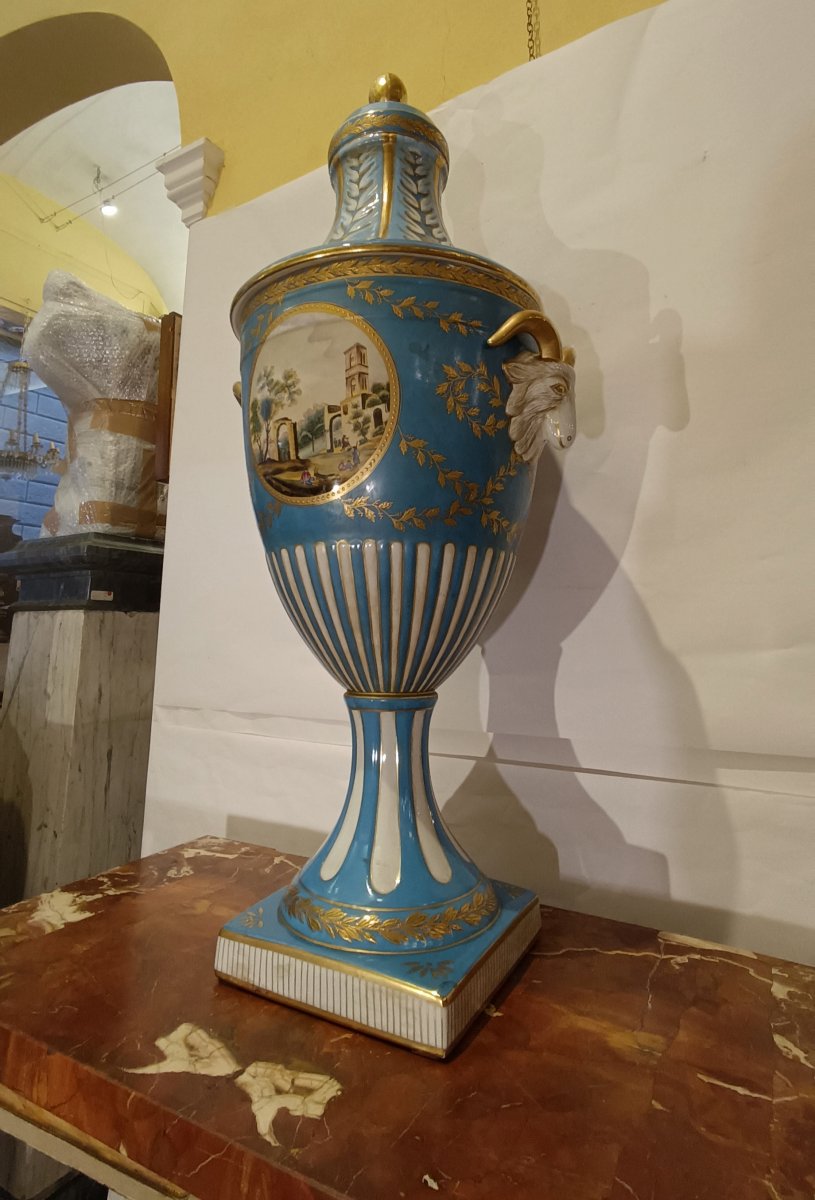 VASE EN PORCELAINE BLEUE SECONDE MOITIÉ DU 19ème SIÈCLE-photo-2
