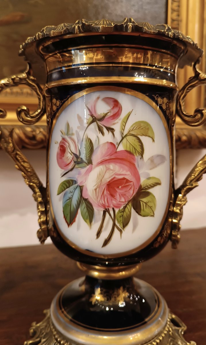 PAIRE DE VASES EN PORCELAINE ET BRONZE MILIEU DU 19ème SIÈCLE-photo-5