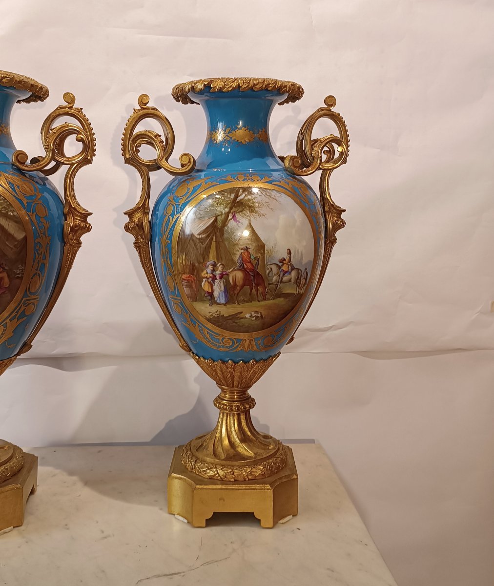 PAIRE DE VASES EN PORCELAINE DE SÈVRES DÉBUT DU 19ème SIÈCLE-photo-5