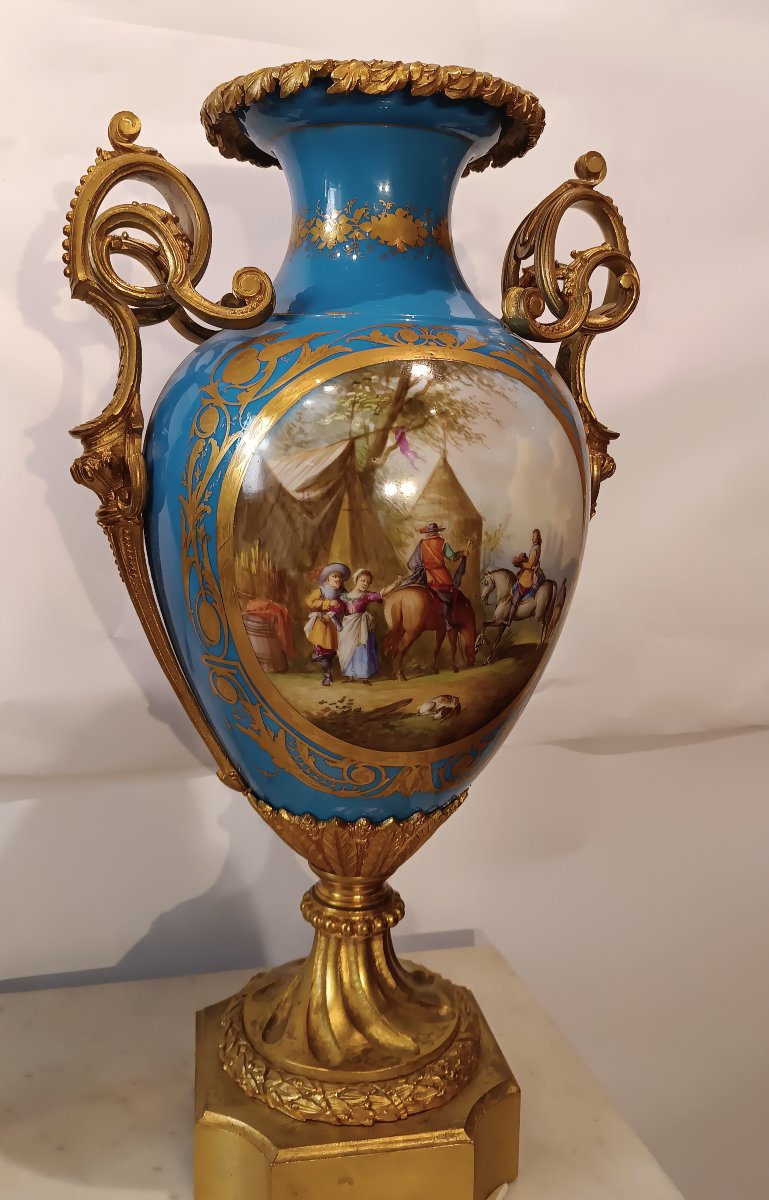 PAIRE DE VASES EN PORCELAINE DE SÈVRES DÉBUT DU 19ème SIÈCLE-photo-6