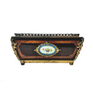 Jardinière décoré en porcelaine Sèvres et bronzes dorés