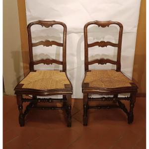 First Half Of The 18th Century Pair Of Louis XIV Chairs