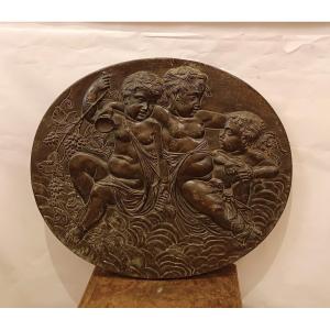 PLAQUE DÉCORATIVE EN BRONZE AVEC CUPIDONS SECONDE MOITIÉ DU 19ème SIÈCLE