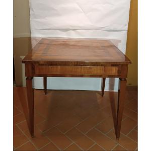 TABLE DE JEU À MARQUETERIES LOUIS XVI SECONDE MOITIÉ DU 18ème SIÈCLE