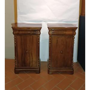 PAIRE DE TABLES DE CHEVET EN NOYER LOUIS-PHILIPPE PREMIÈRE MOITIÉ DU 19ème SIÈCLE