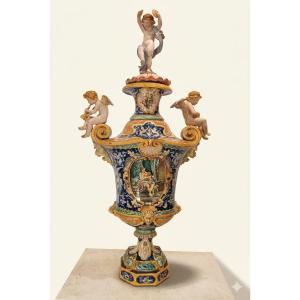 GRAND VASE EN MAJOLIQUE POLYCHROME DE JAFET TORELLI SECONDE MOITIÉ DU 19ème SIÈCLE