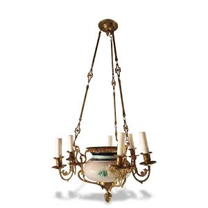 LUSTRE SUSPENDU EN LAITON ET PORCELAINE SECONDE MOITIÉ DU 19ème SIÈCLE
