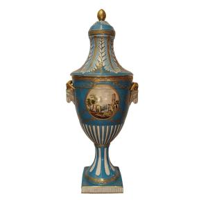 VASE EN PORCELAINE BLEUE SECONDE MOITIÉ DU 19ème SIÈCLE