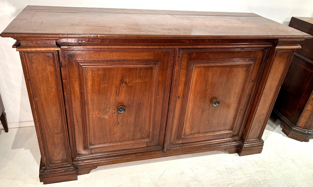 Important Sideboard Entirely In Walnut From The Papal States, Mid-17th Century.