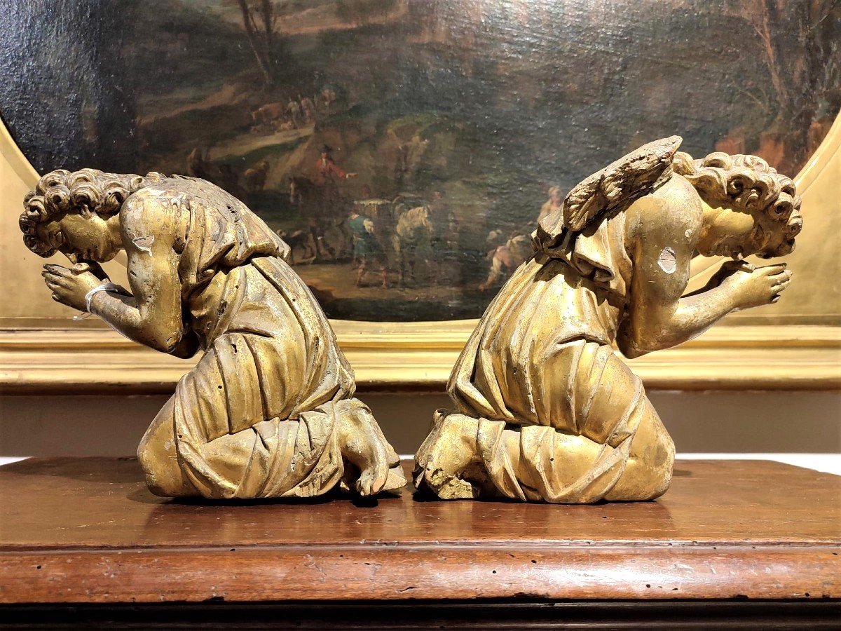 Pair Of Kneeling Angels In Carved And Gilded Wood. Italie Centrale, XVIIth Century-photo-2