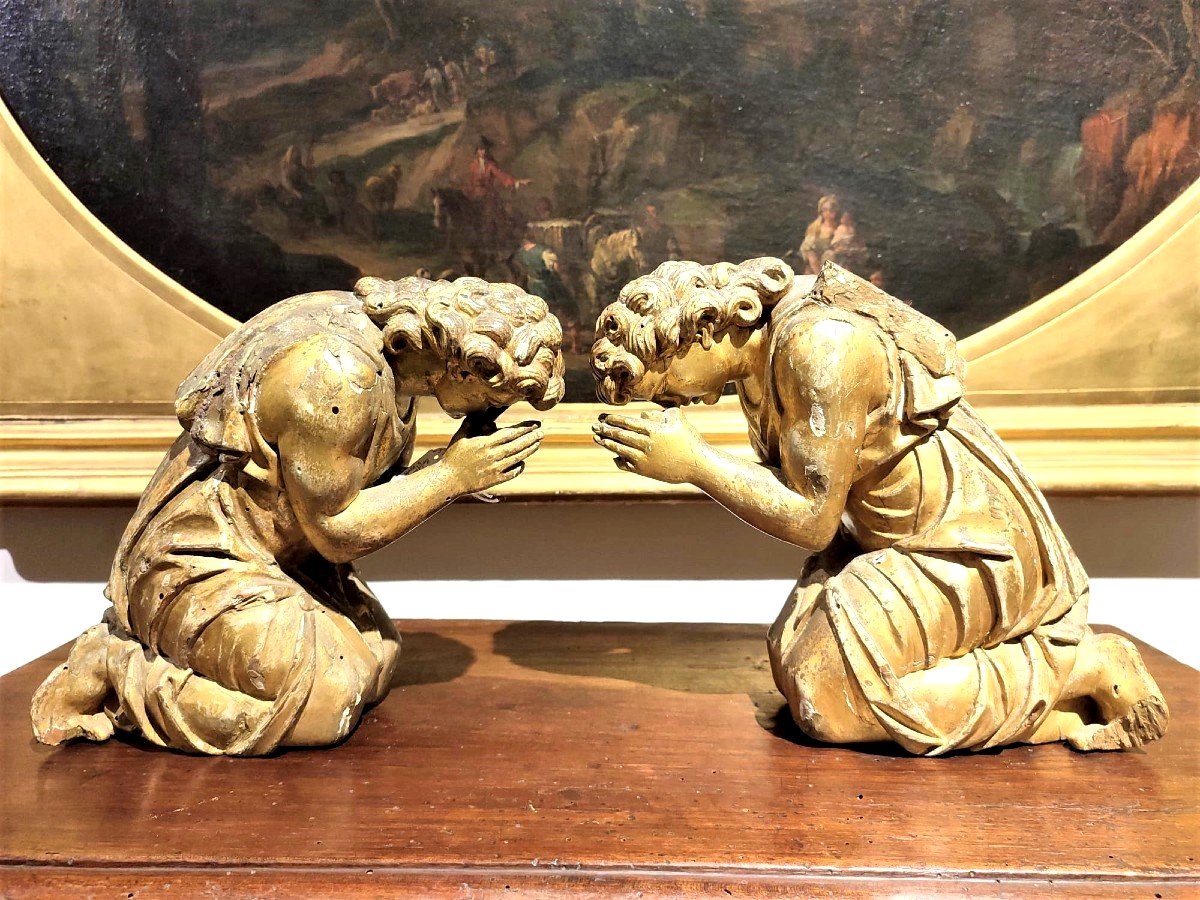 Pair Of Kneeling Angels In Carved And Gilded Wood. Italie Centrale, XVIIth Century