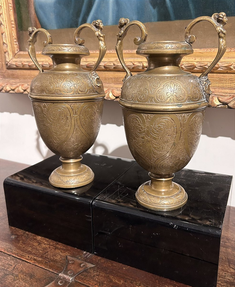 Pair Of Finely Engraved Bronze Vases. Florence, Late 16th Century.-photo-2