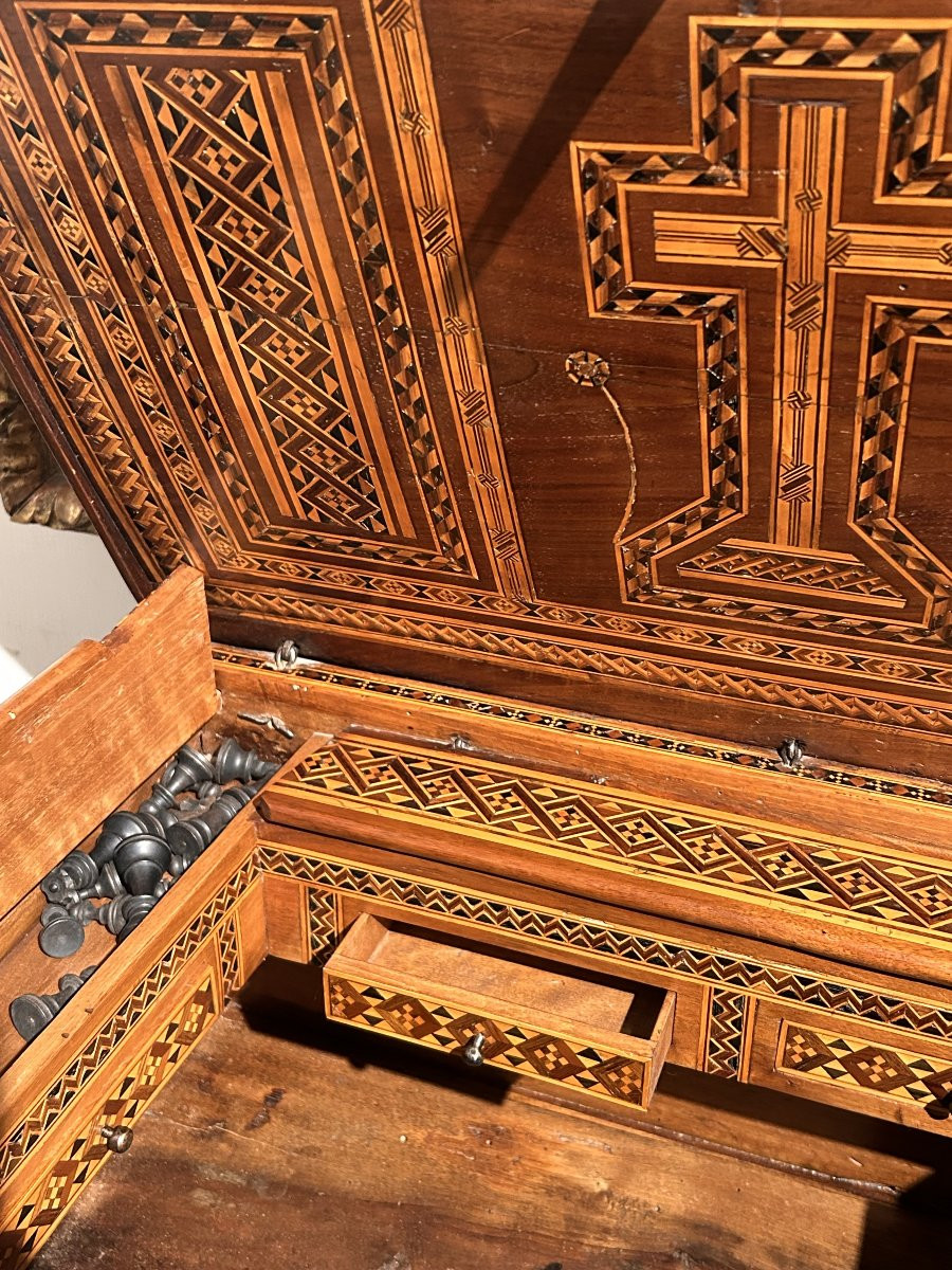 Precious Carthusian Chest Richly Inlaid In Fine Woods With Chessboard, Early 16th Century.-photo-4