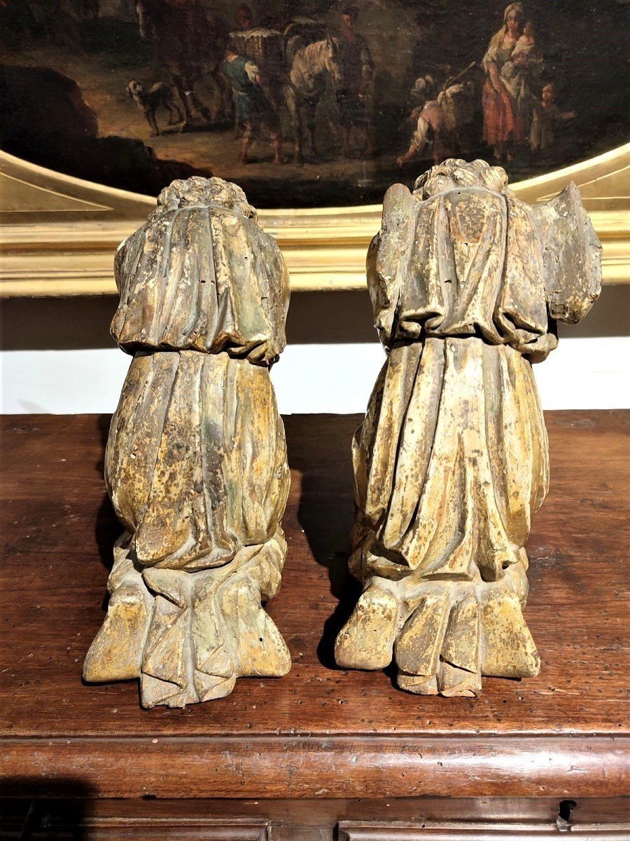 Paire d'Anges Agenouillés En Bois Sculpté Et Doré. Italie Centrale Du XVIIeme S.-photo-2