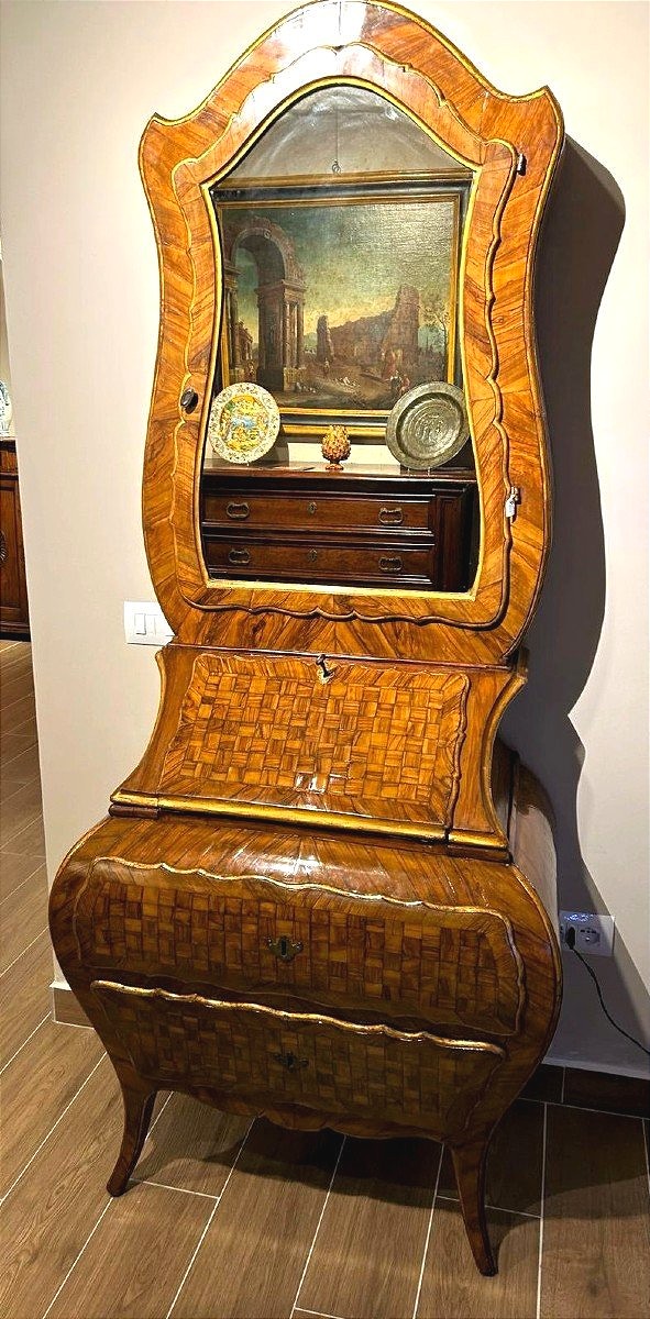 Elegant Trumeau In Finely Marquetry Walnut, Piedmont, Second Half Of The 18th Century.
