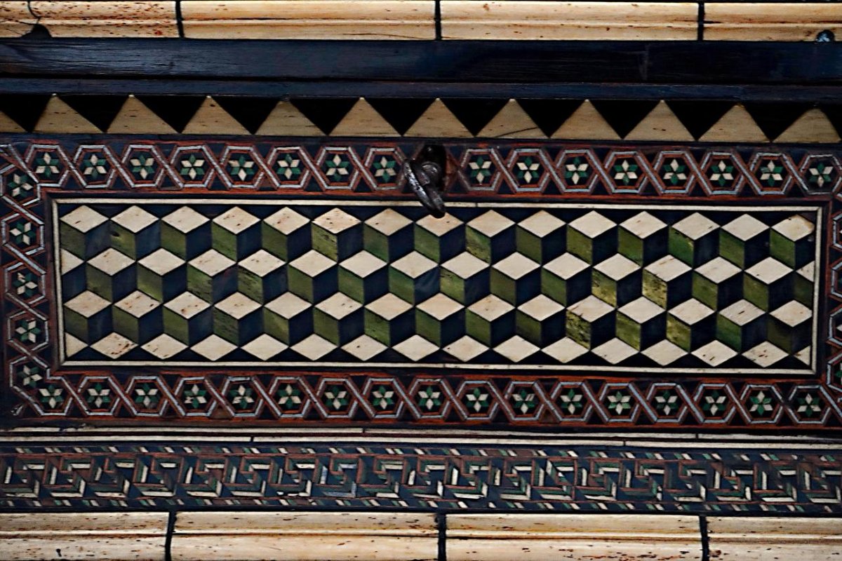 Large Casket Inlaid With Bone And Various Woods, Embriachi Workshop, 15th Century.-photo-2
