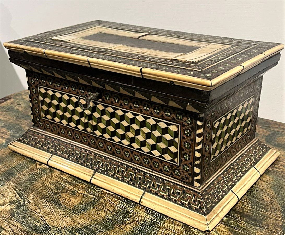 Large Casket Inlaid With Bone And Various Woods, Embriachi Workshop, 15th Century.-photo-2