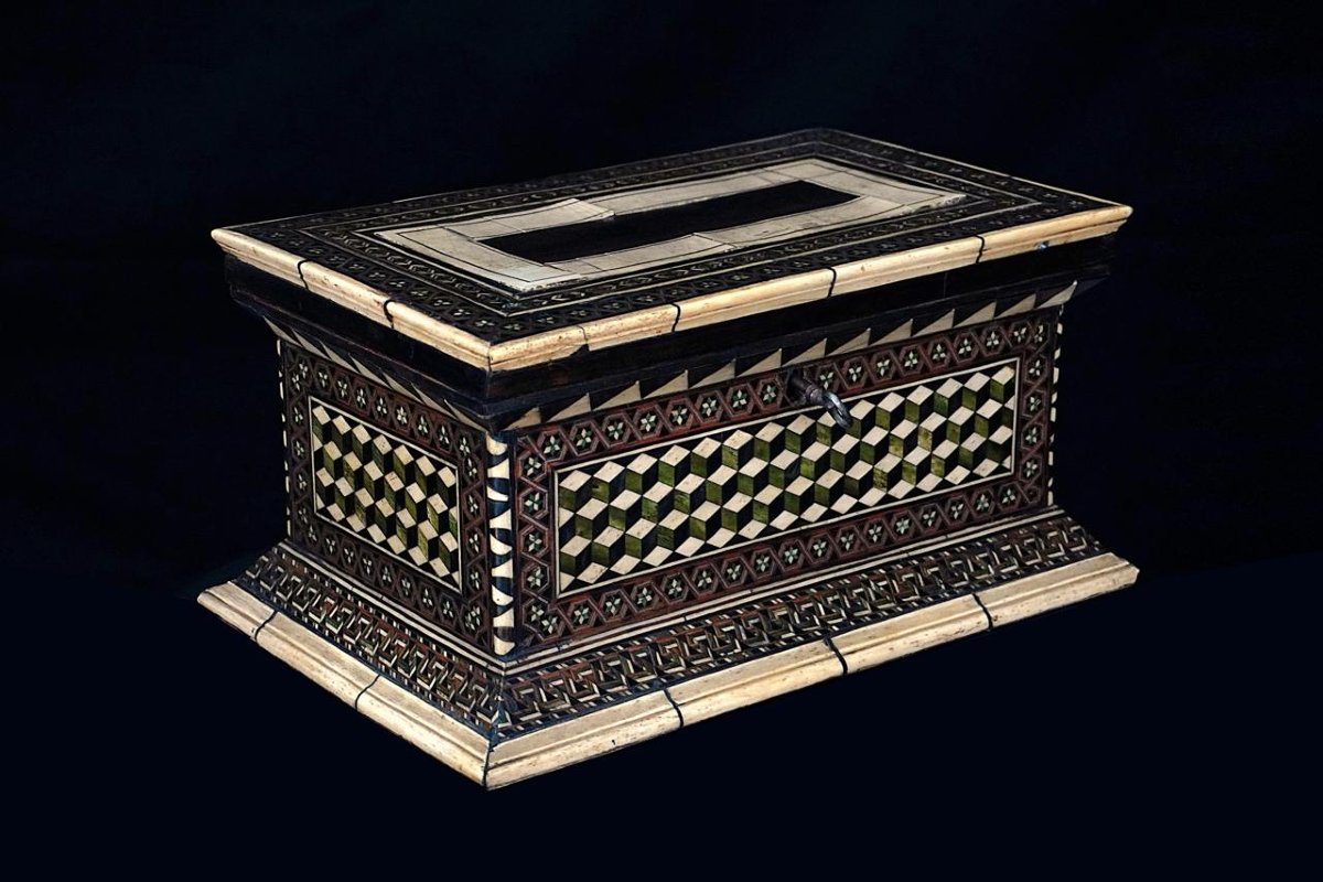 Large Casket Inlaid With Bone And Various Woods, Embriachi Workshop, 15th Century.-photo-6