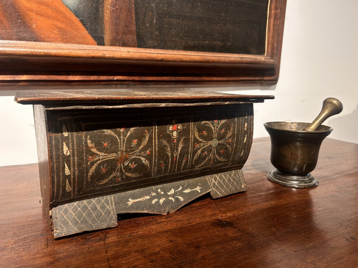 Coffre miniature - coffret en bois laqué et décoré, Toscane debut du XVII siecle-photo-4
