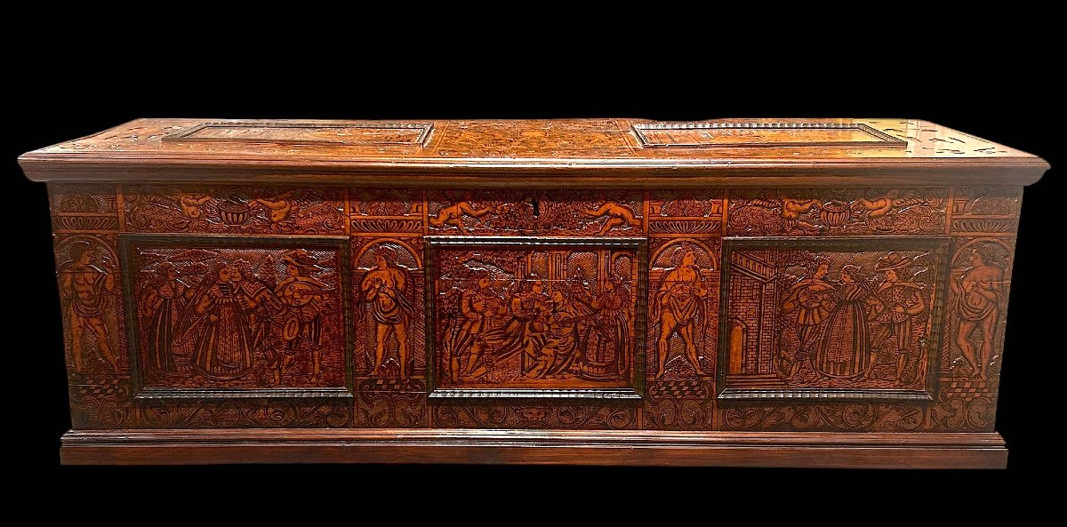 Important Pyrographed Lebanese Cedar Wedding Chest. Veneto 16th Century.-photo-3