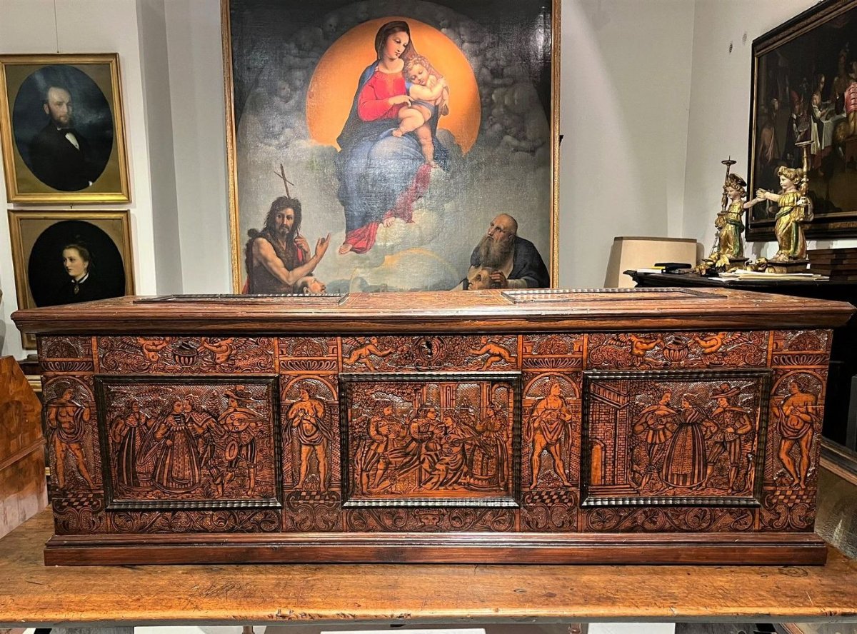 Important Pyrographed Lebanese Cedar Wedding Chest. Veneto 16th Century.-photo-4