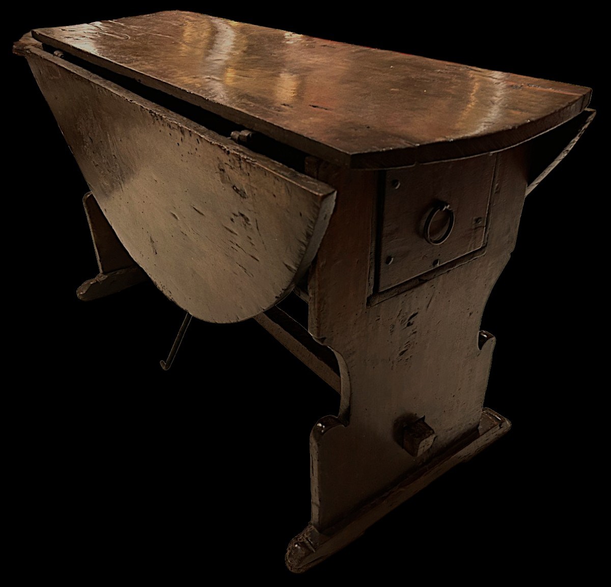 Table Ancienne En Bois De Noyer. Ombrie, 16ème Siècle