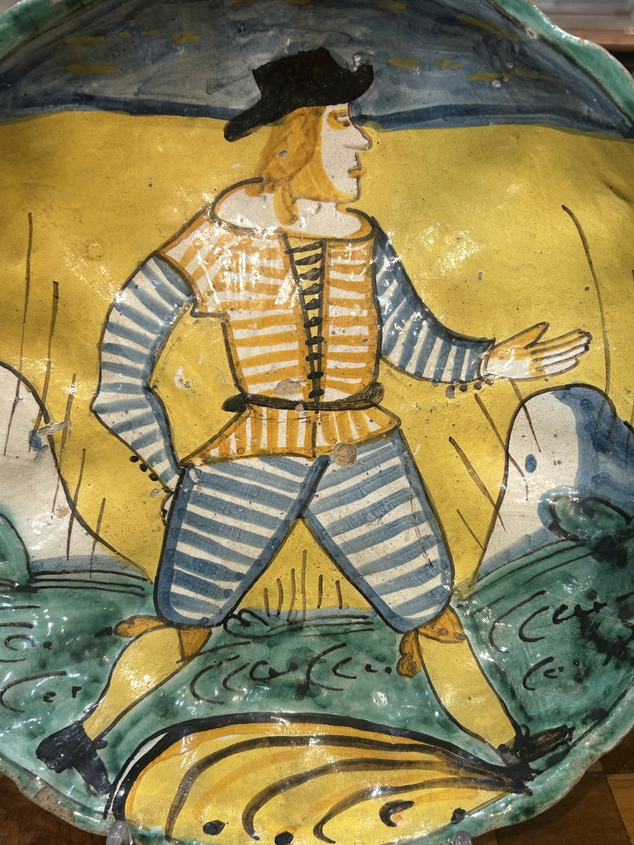 Assiette en forme de Crespina, 28 x 7cm.  Montelupo 17ème siècle.-photo-2