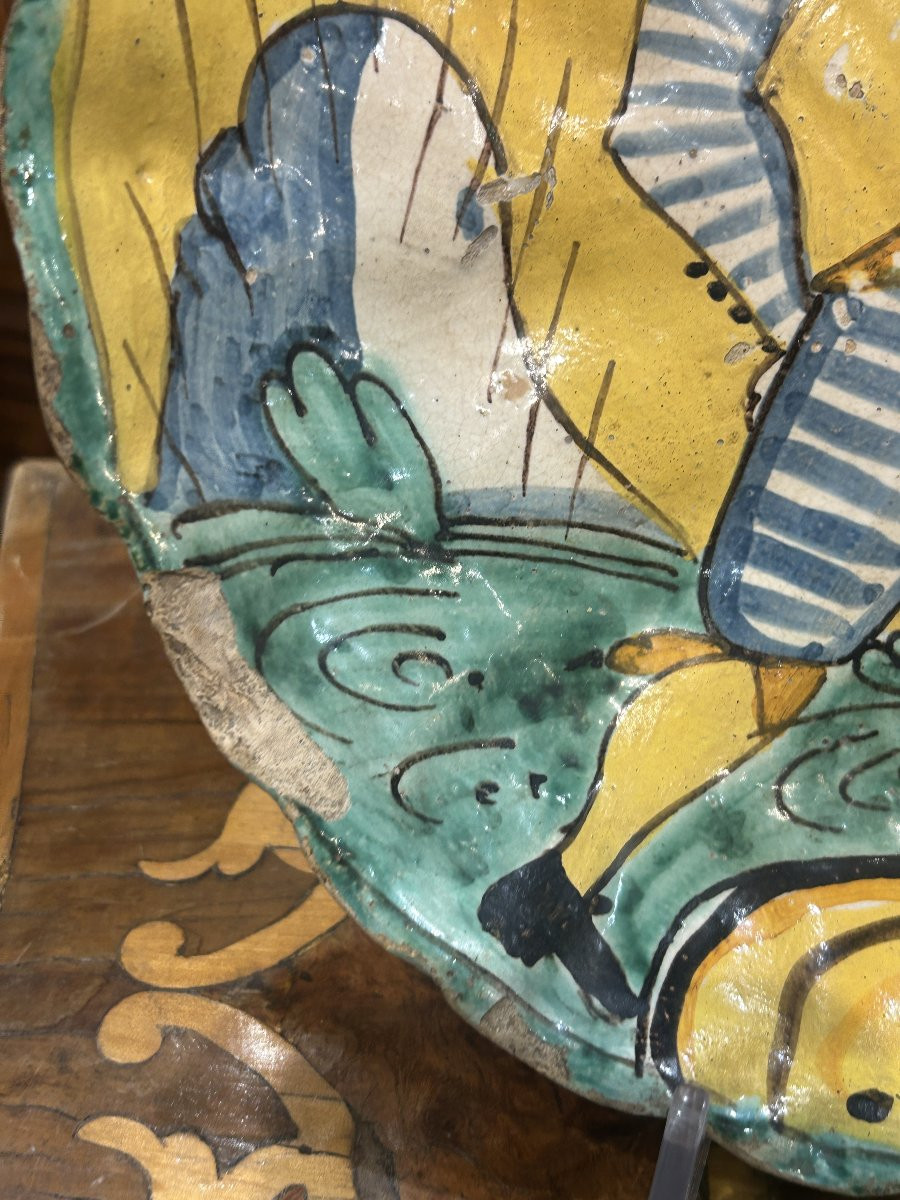 Assiette en forme de Crespina, 28 x 7cm.  Montelupo 17ème siècle.-photo-3