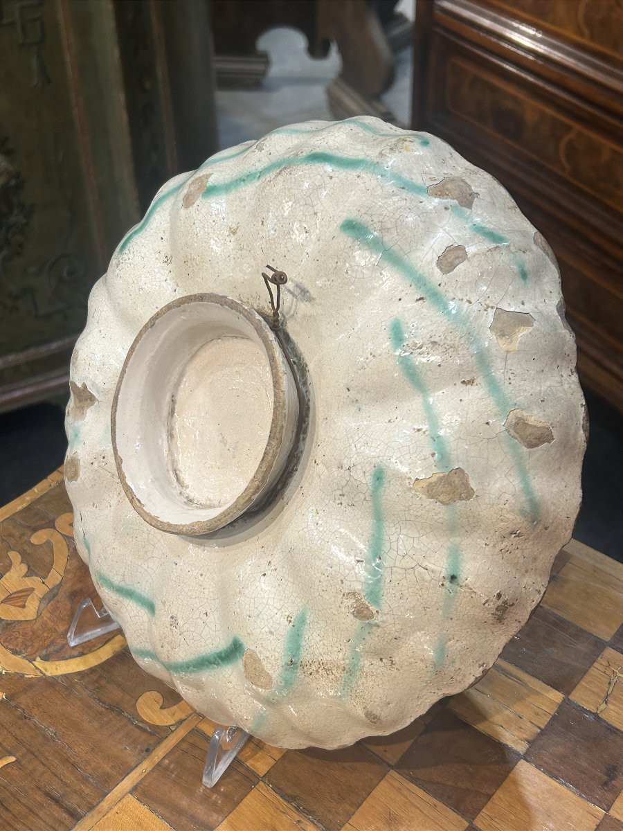 Assiette en forme de Crespina, 28 x 7cm.  Montelupo 17ème siècle.-photo-4