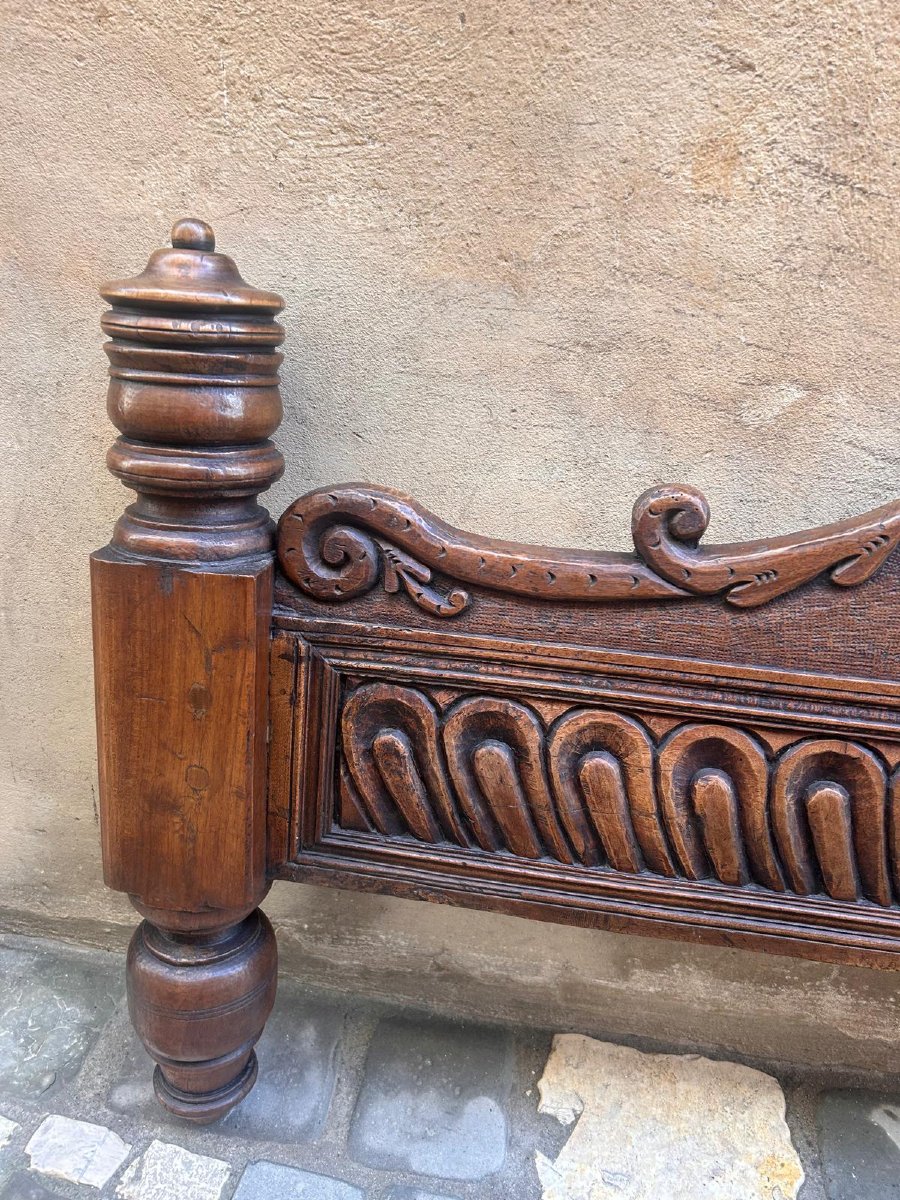 Interesting 17th Century Wooden Bed, With Scorpioni Family Crest.-photo-2