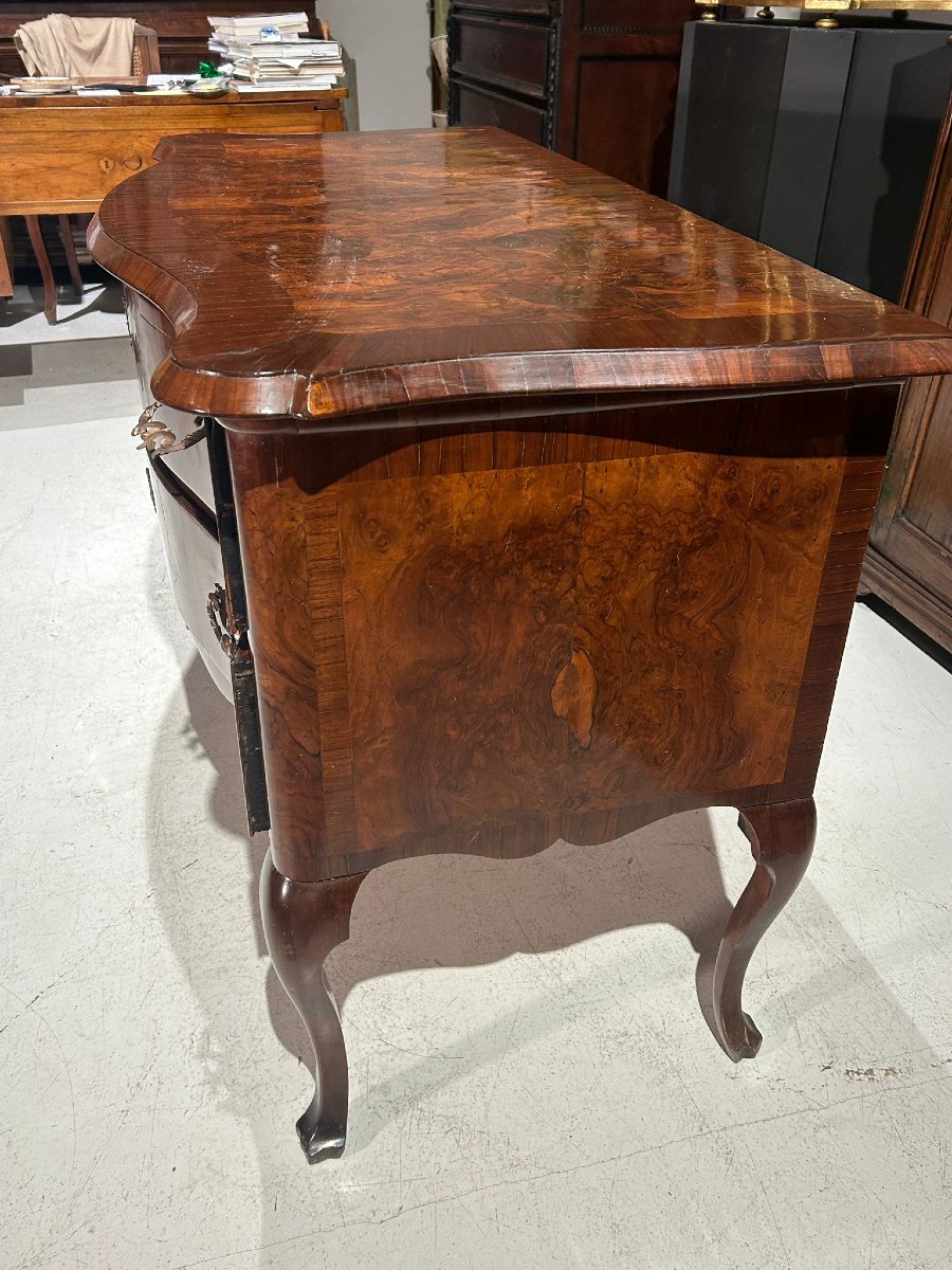 Louis XV-style Carved Chest Of Drawers In Walnut Burl, Ferrara, Mid-18th Century.-photo-5