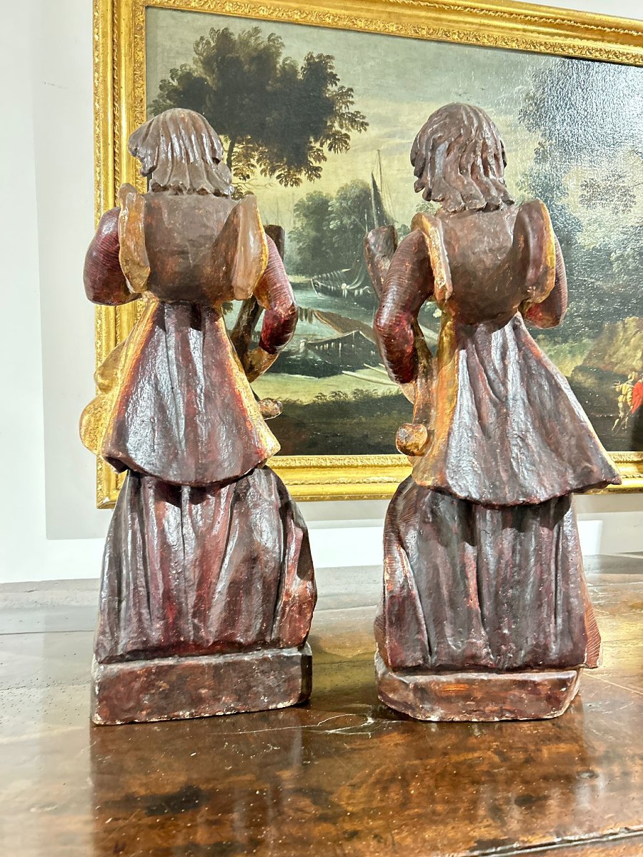 Paire De Sculptures En Bois. Figures Allégoriques Tenant Une Corne d'Abondance.  XVIIème s.-photo-3