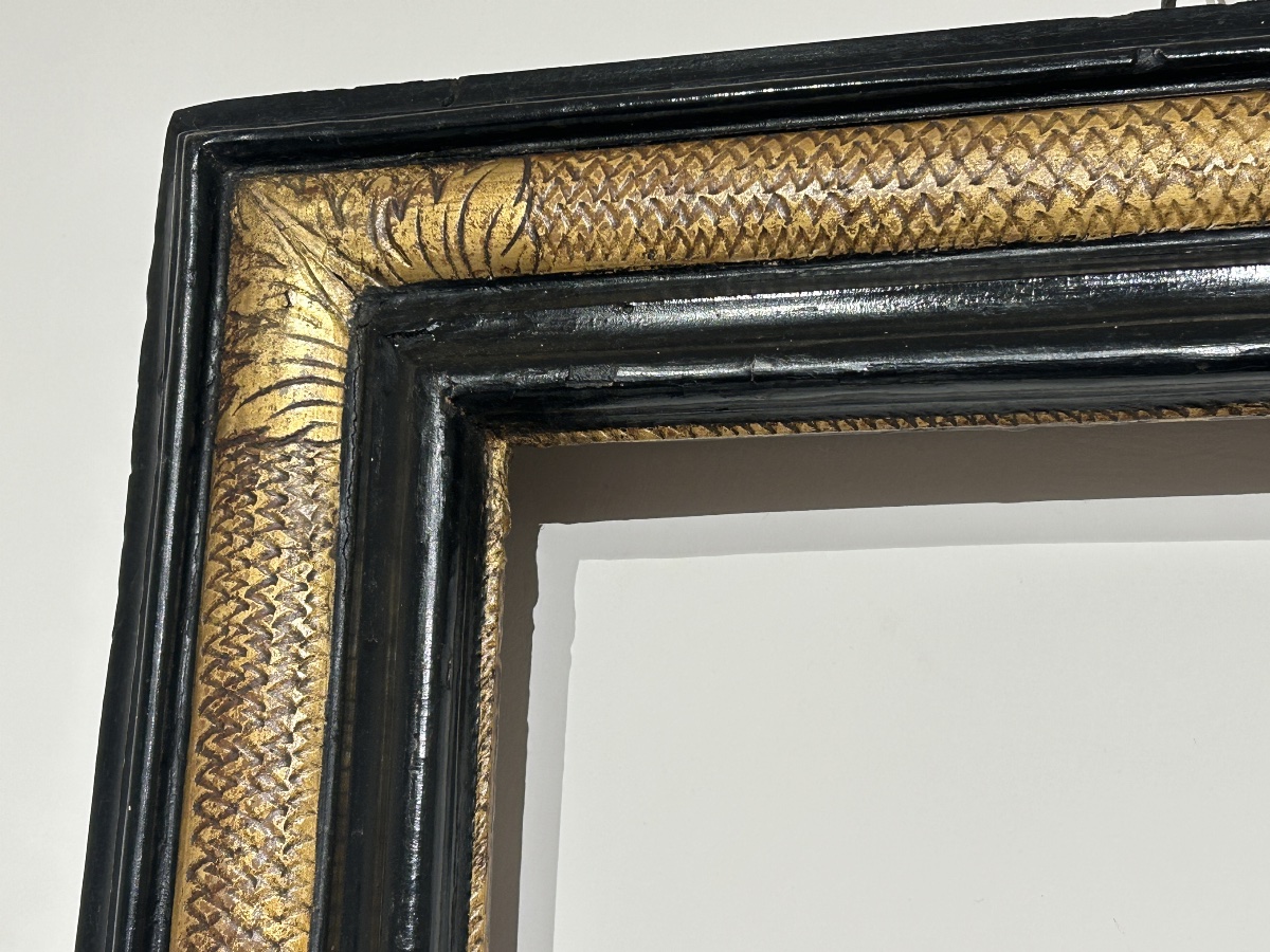 A Finely Crafted 17th-century Italian Lacquer And Gold Frame. Central Italy.-photo-4