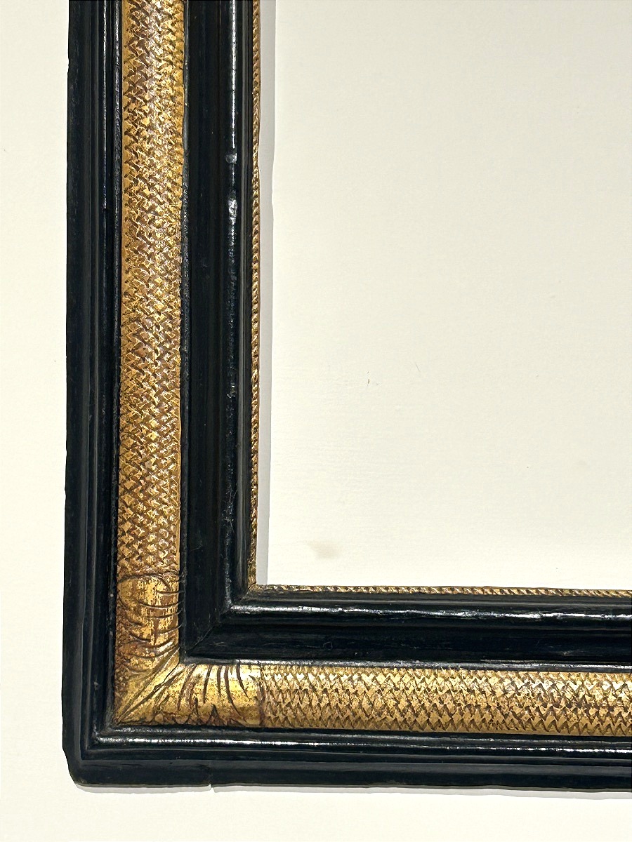A Finely Crafted 17th-century Italian Lacquer And Gold Frame. Central Italy.-photo-2