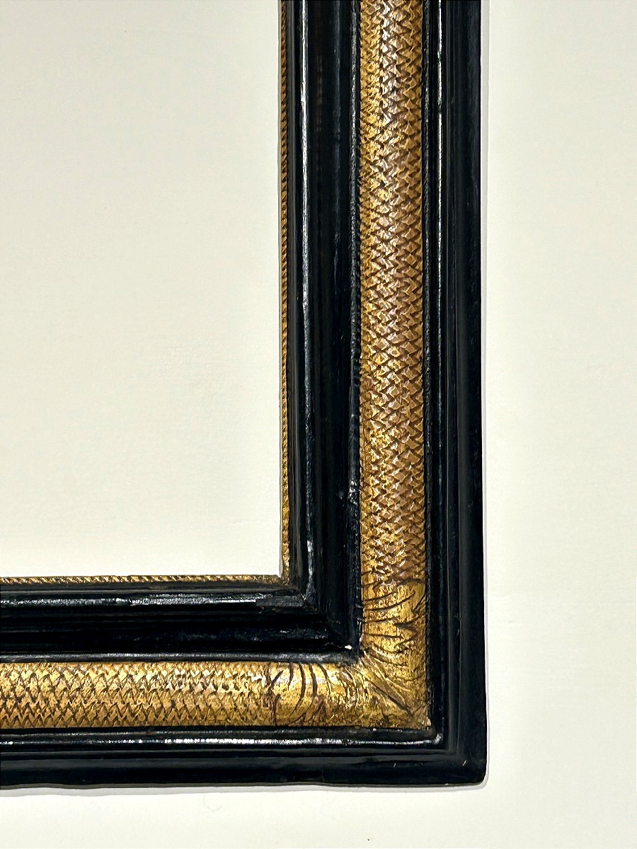 A Finely Crafted 17th-century Italian Lacquer And Gold Frame. Central Italy.-photo-3