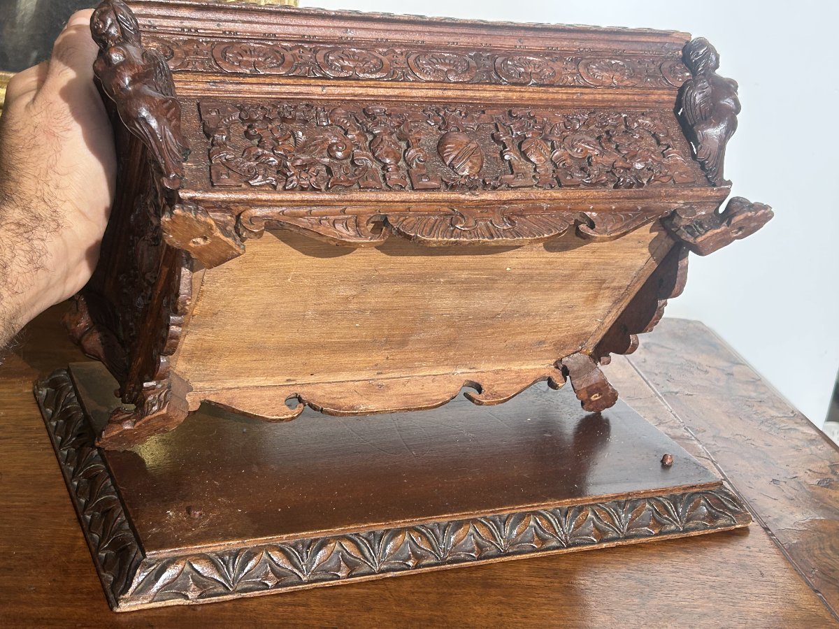 A Finely Carved Renaissance-style Wedding Chest. Made In The 19th Century.-photo-3