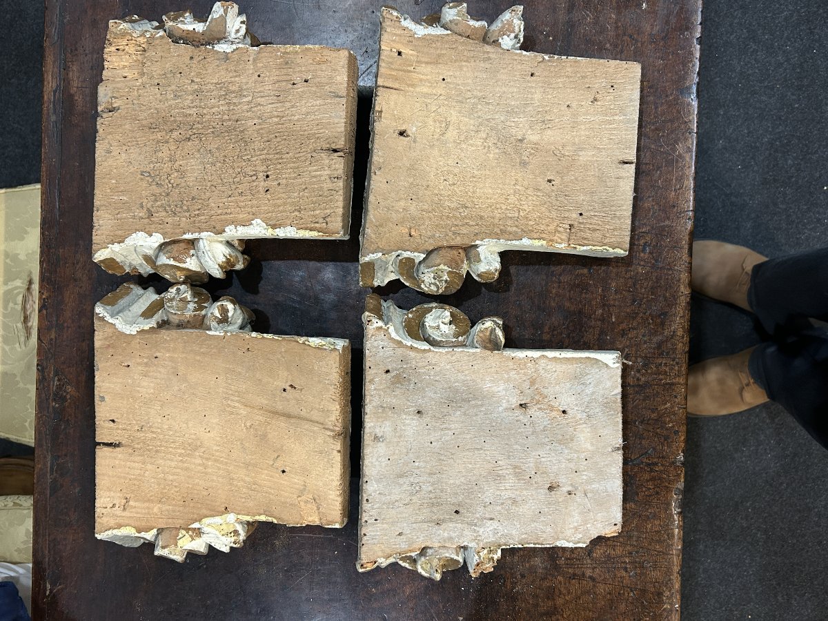 Ensemble de 4 chapiteaux en bois laqué, éléments de boiserie,  baroque tardif italie du XVIIIs.-photo-6